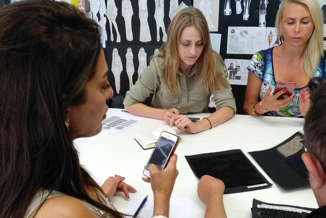 1-Day Personal Fashion Styling Course for Women - Color theory and the power of the right shade