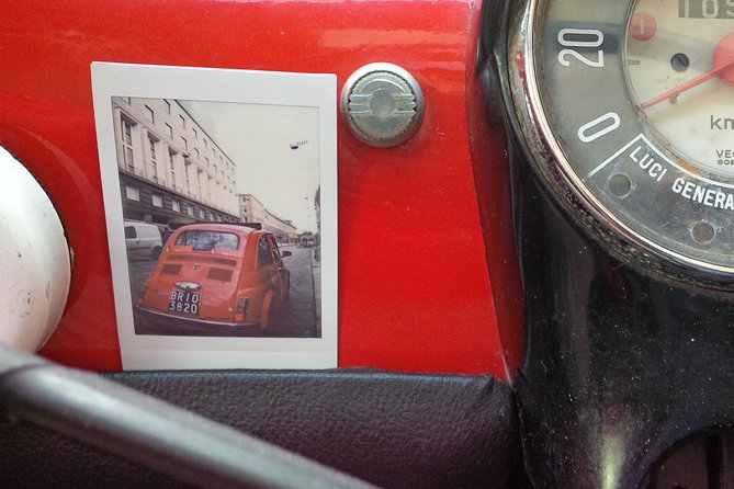 2 hour Vintage Fiat 500 Central City Tour in Milan - Banks, shopping streets, and the working city