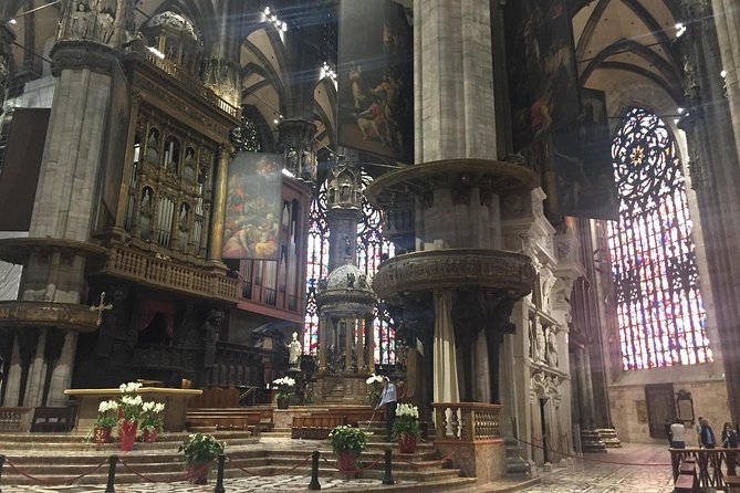 2-hours Duomo of Milan guided experience with entrance tickets - Guides make or break this experience