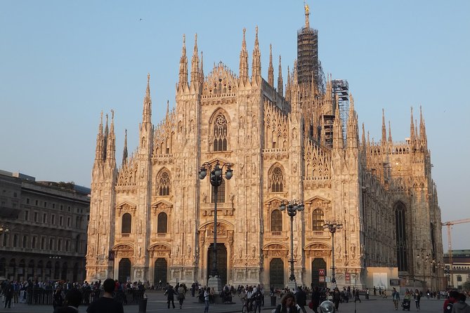 3-Hour Milan City Tour with The Scala Theatre - small group tour - A quieter pause at Piazza dei Mercanti