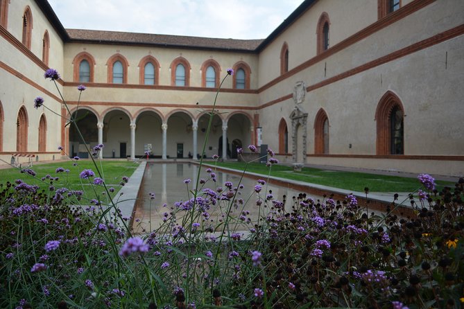 3-Hour Milan City Tour with The Scala Theatre - small group tour - Guides, weather, and the pace of the walk