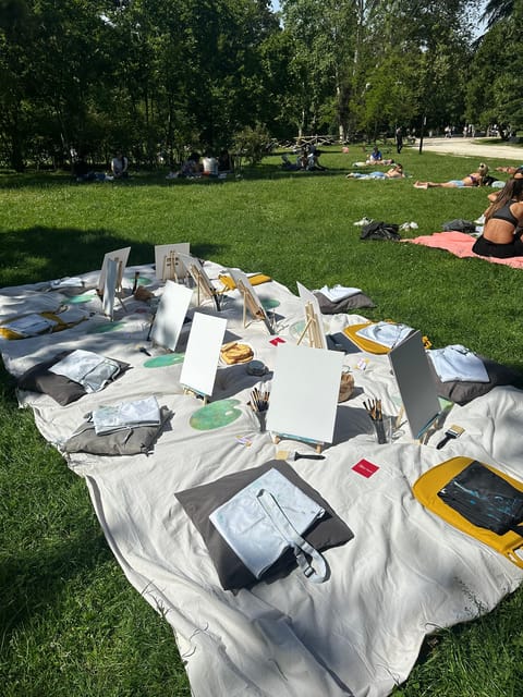 Art in the Park: Paint 'n Sip at Parco Sempione - Painting under the trees in Parco Sempione