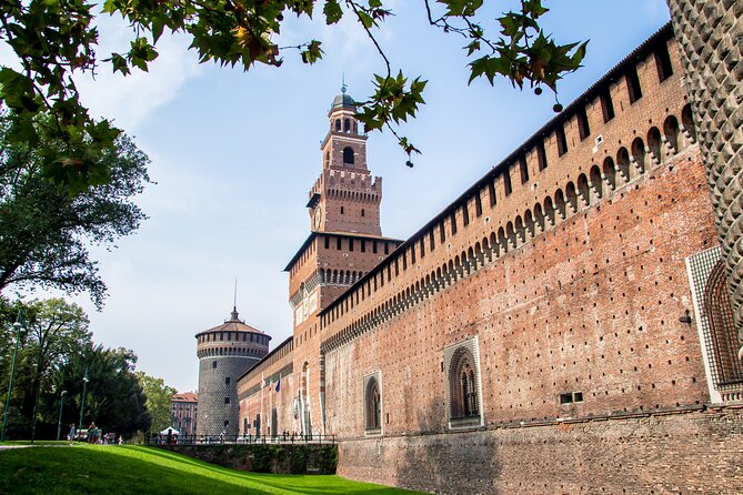 Best of Milan: 3 Icons Tour in 40 Languages + Hop On Hop Off - Walking, timing, and physical demands