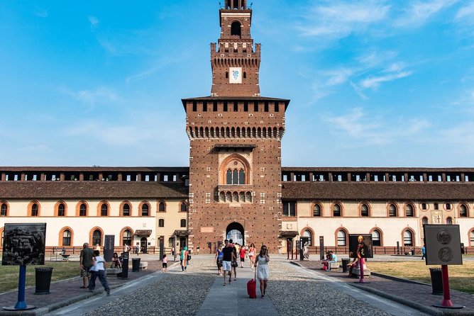 Best of Milan Small-group Walking Tour with Duomo visit - A smart way to meet central Milan