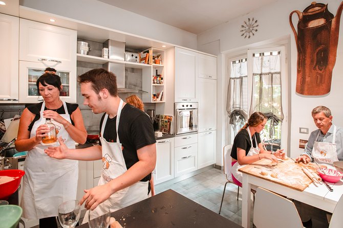 Cesarine: Cooking Class with tasting at Local's Home in Milan - Three hours, three courses, one complete meal