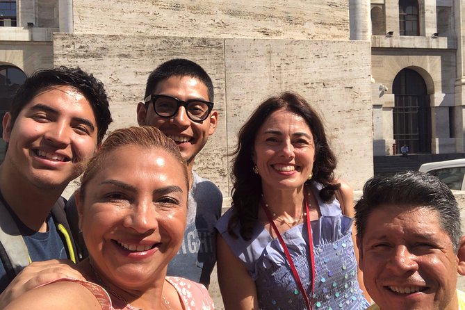 Classical Milan tour - Starting beneath the Duomo’s marble facade