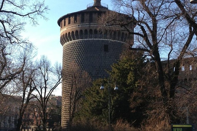 Classical Milan tour - The Galleria and Milan’s playful center