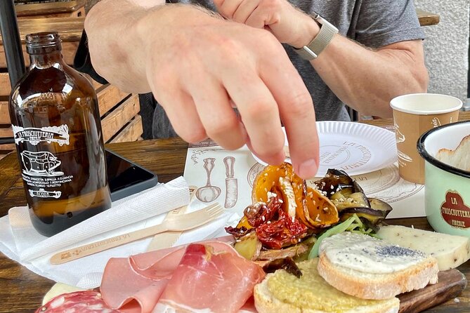 Discover the Milano by Food - A short walk through the Orto Botanico di Brera
