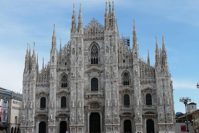 Duomo and Sforza Castle Guided Tour in Milan - Meeting at Mondadori Duomo at 9 a.m.