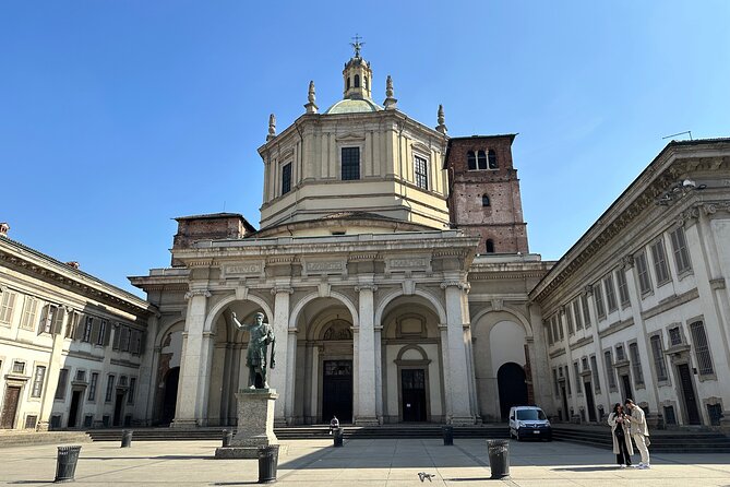 Eating Milan Street Food Tour with Guided Tasting and Sightseeing - The Duomo is the route’s grandest landmark