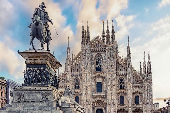 Elevated Ecstasy: Duomo Discovery & Rooftop Marvels! - The cathedral interior: why the guide matters
