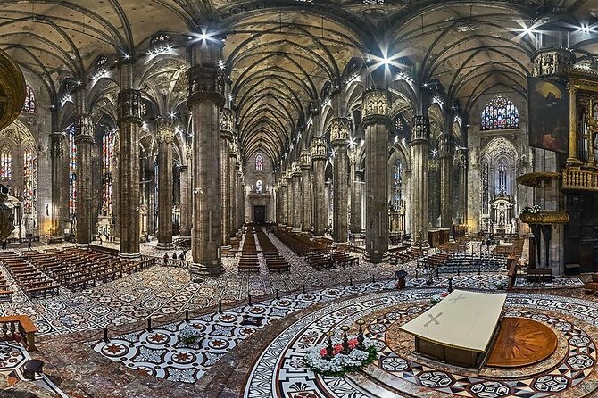 Elevated Ecstasy: Duomo Discovery & Rooftop Marvels! - Meeting instructions deserve your attention