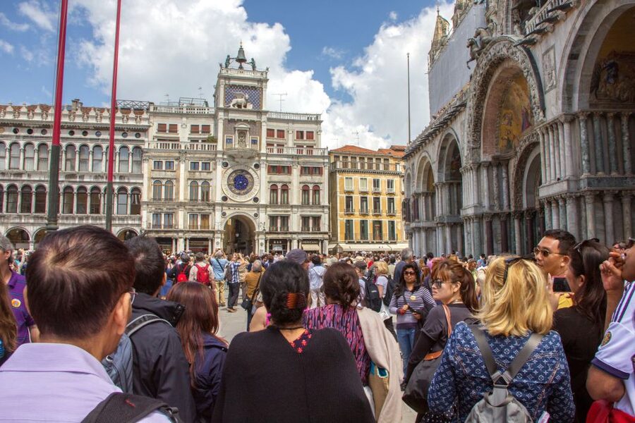 From Milan: Day Trip to Venice with Guided City Tour - Small details that make the day better