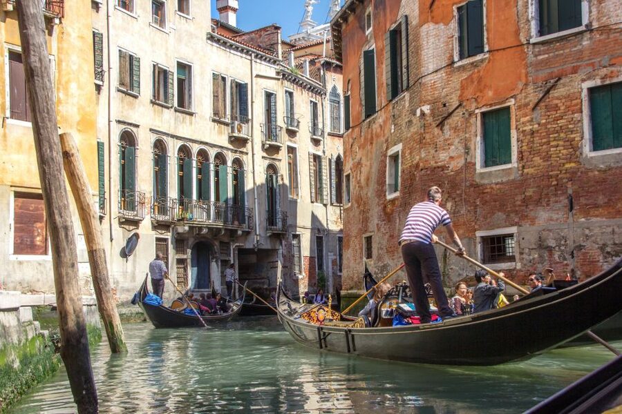 From Milan: Day Trip to Venice with Guided City Tour - Crossing the lagoon by boat