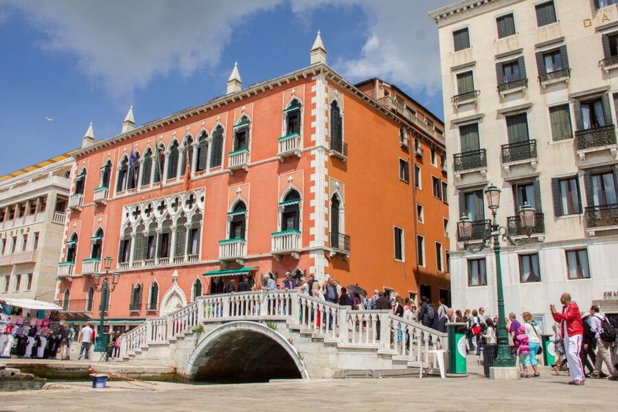 From Milan: Day Trip to Venice with Guided City Tour - Free time for lunch and your own Venice