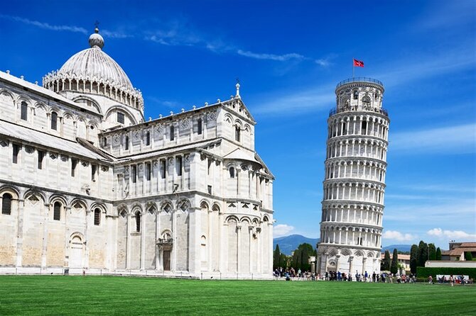 From Milan: Discover Florence & Pisa on an Exciting Full-Day Tour - Santa Croce gives Florence a powerful first impression