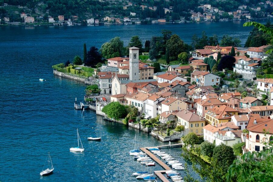 From Milan: Lake Como Walking Tour and Cruise - Seeing Lake Como from the boat