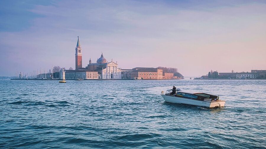 From Milan: Venice and Verona Full-Day Tour by Train - The tour leaders make the difference