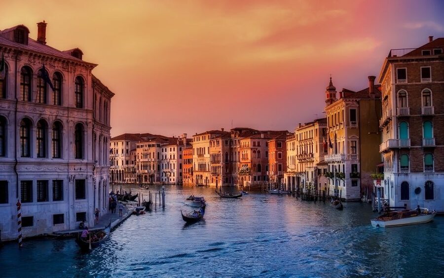 From Milan: Venice and Verona Full-Day Tour by Train - The train from Verona to Venice