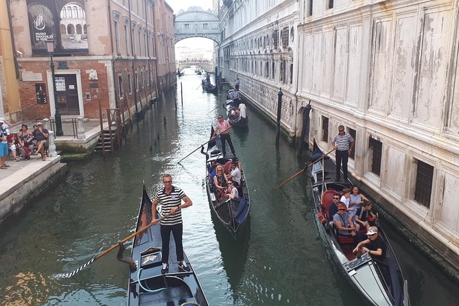 From Milan: Venice Full-Day Guided Tour With Boat Ride - Reaching Venice by boat from Tronchetto