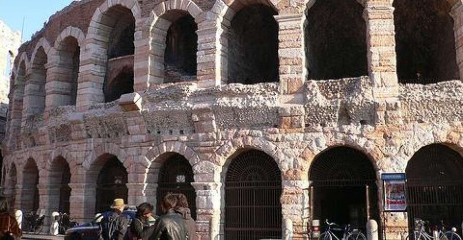 From Milan: Verona and Lake Garda Guided Day Trip - The Roman arena and Piazza Mercato