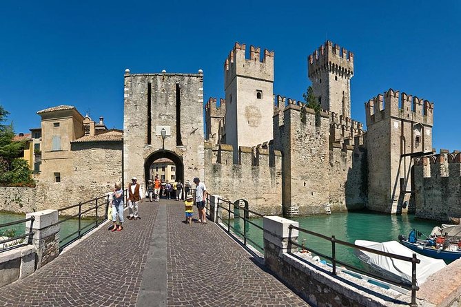 Full-Day Lake Garda and Desenzano del Garda from Milan - small group tour - Desenzano del Garda: the first look at the lake