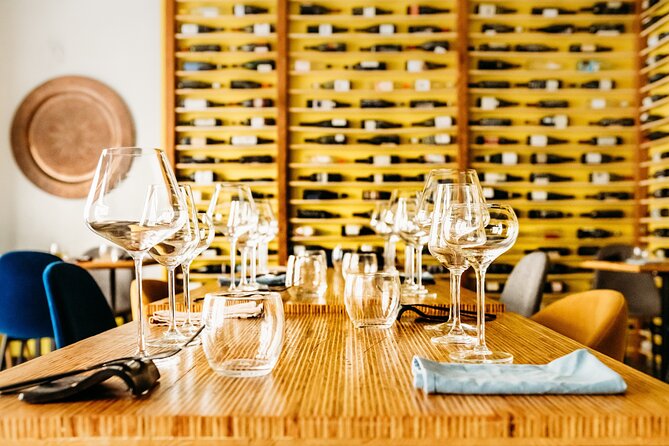 Fun Wine Tasting with the most italian Sommelier in Milan - Learning to taste wine without acting like a wine expert