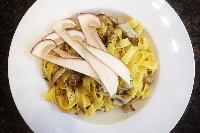 Gnocchi, Pasta, Tiramisù and Wine Class - Wine, conversation, and the social side