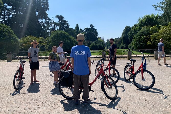 Highlights of Milan Bike Tour - Group size, bikes, and family details