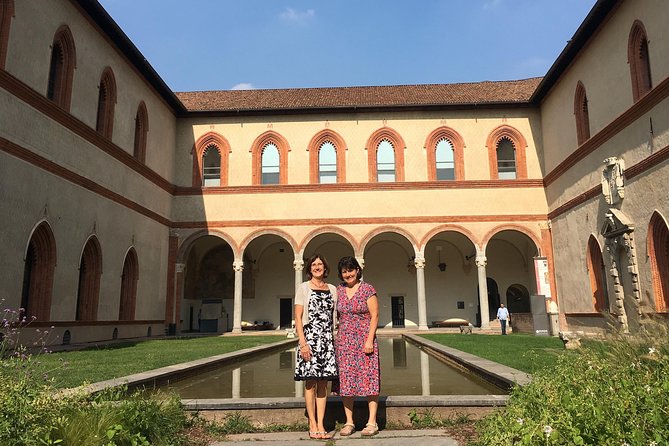 Highlights of Milan Private Guided Tour: Duomo, La Scala Theatre & Sforza Castle - What a private guide adds in three hours