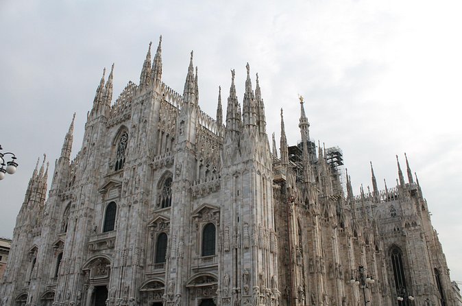 Highlights of Milan - Things you cannot miss! - Leonardo da Vinci’s monument and Milan’s creative identity