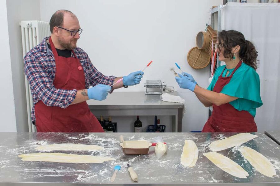International aperitif + cooking class in Italian - Who should book this experience?