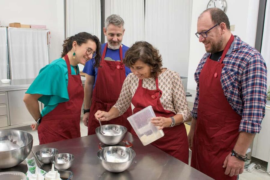 International aperitif + cooking class in Italian - Arriving at Chef and the City