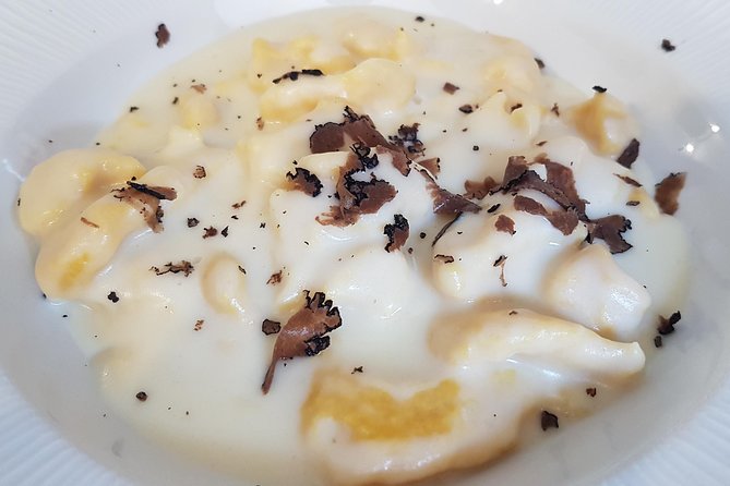 Italian Cocktail + Art of Making Pasta Cooking Class In Unique Milan Location - Shaping and stuffing tortellini