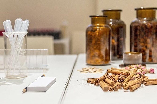 Italian Perfume Workshop in Milan - The perfume shop setting and personal attention
