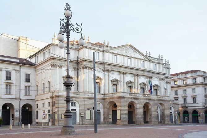 La Scala Theatre and Museum Tour in Milan With Private Guide - Museum strengths and theatre limitations