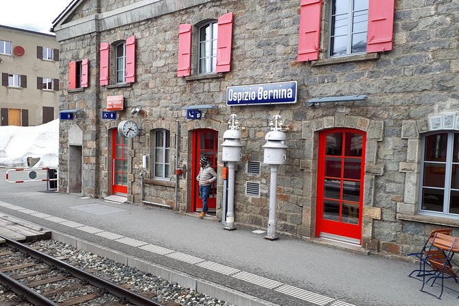 Lake Como, Swiss Alps and Bernina Train From Milan - Riding the train through the Swiss Alps
