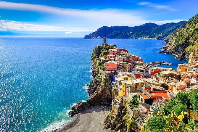 Ligurian Colors, Cinque Terre Full Day Private Transfer Excursion From Milan - Train travel through Vernazza, Manarola, and Riomaggiore