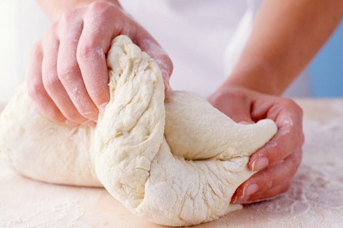 Mamma Mia! Make Your Own Italian Pizza in Milan - What is included for $76.19?