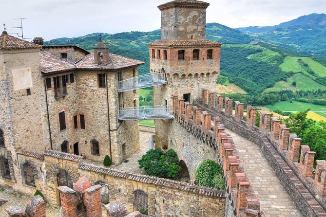 Medieval villages & Cremona Stradivari's town, tour from Milan - Who will enjoy this tour most