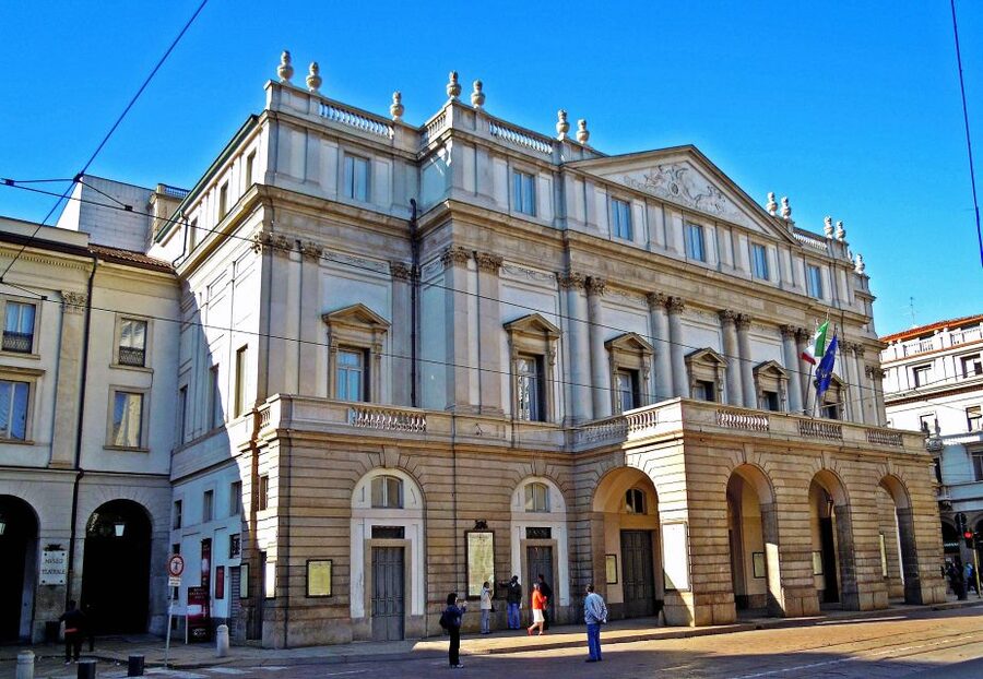 Milan 3–Hour Cultural Bike Tour - Ancient basilicas, Leonardo, and later Milan