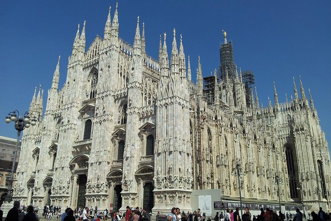 Milan, a city of art an history. Classic tour of Milan - What the private format means for your group