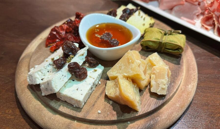 Milan: Aperitivo with Food Selection & a Glass of Wine - How the social side shapes the evening