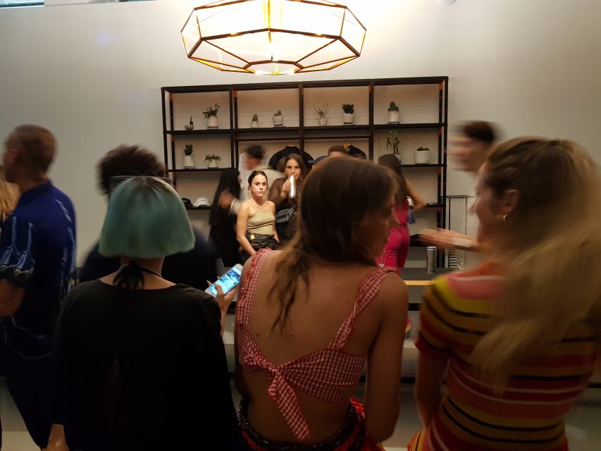 Milan: Bar-Hopping Tour with Welcome Drink - Timing, languages, and practical details