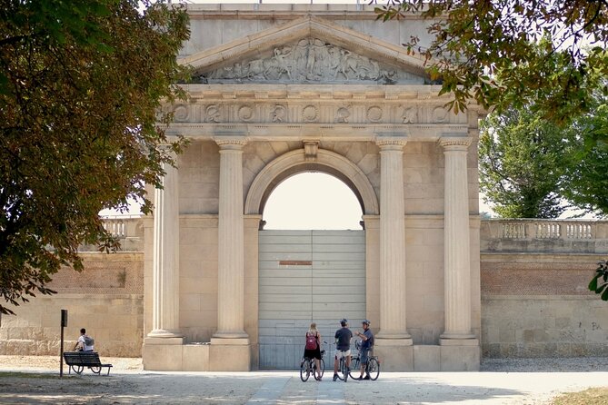 Milan: Bicycle Tour Live Tourist Guide 3 hours and half - Sforza Castle and Arco della Pace give you Milan’s grand scale