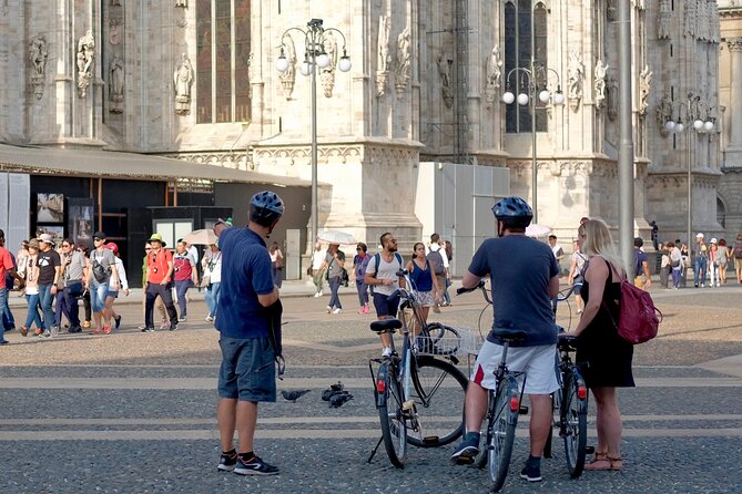 Milan: Bicycle Tour Live Tourist Guide 3 hours and half - The Duomo and Galleria make the central finale