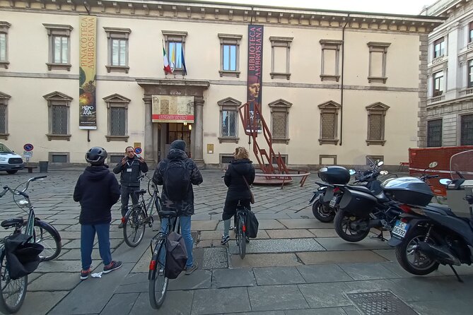 Milan: Bicycle Tour Live Tourist Guide 3 hours and half - The guide can make or break the experience
