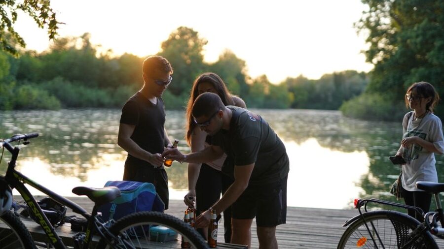 Milan: Bike Tour with Picnic on the turtle lake - Parco delle Cave: Milan’s old rural edge