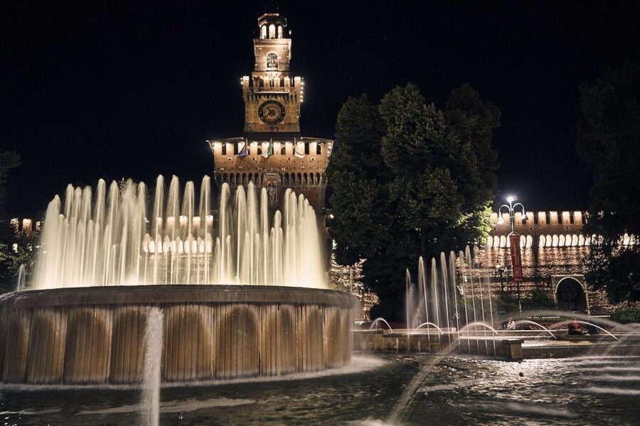 Milan by Night 2-Hour Walking Tour - What the guides add to the walk