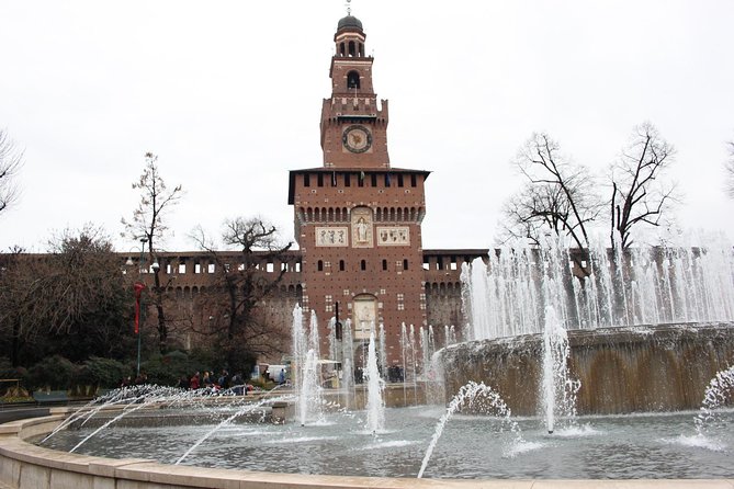 Milan by night walking experience - Practical details that shape the evening